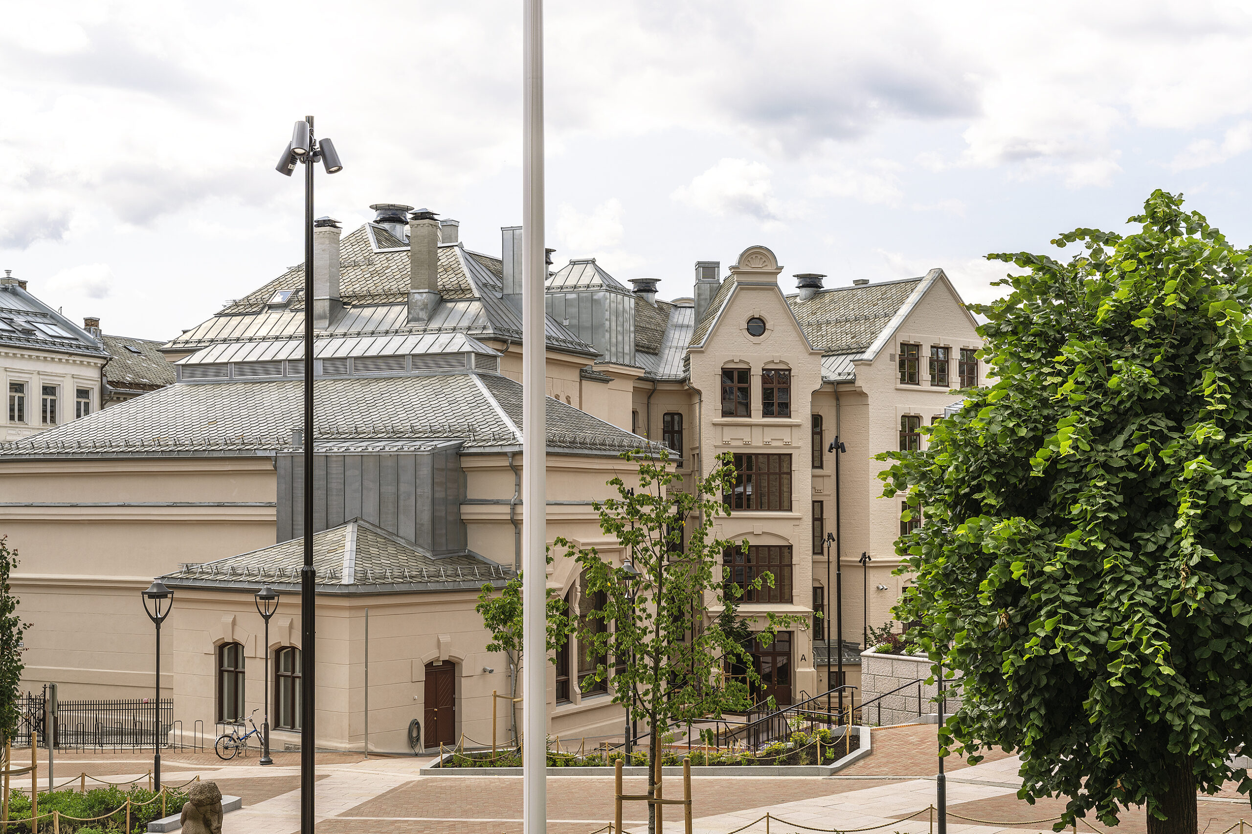 Rehabiliteringen og utvidelsen av Hartvig Nissen VGS ble gjennomført som et samspillsprosjekt med Asplan Viak