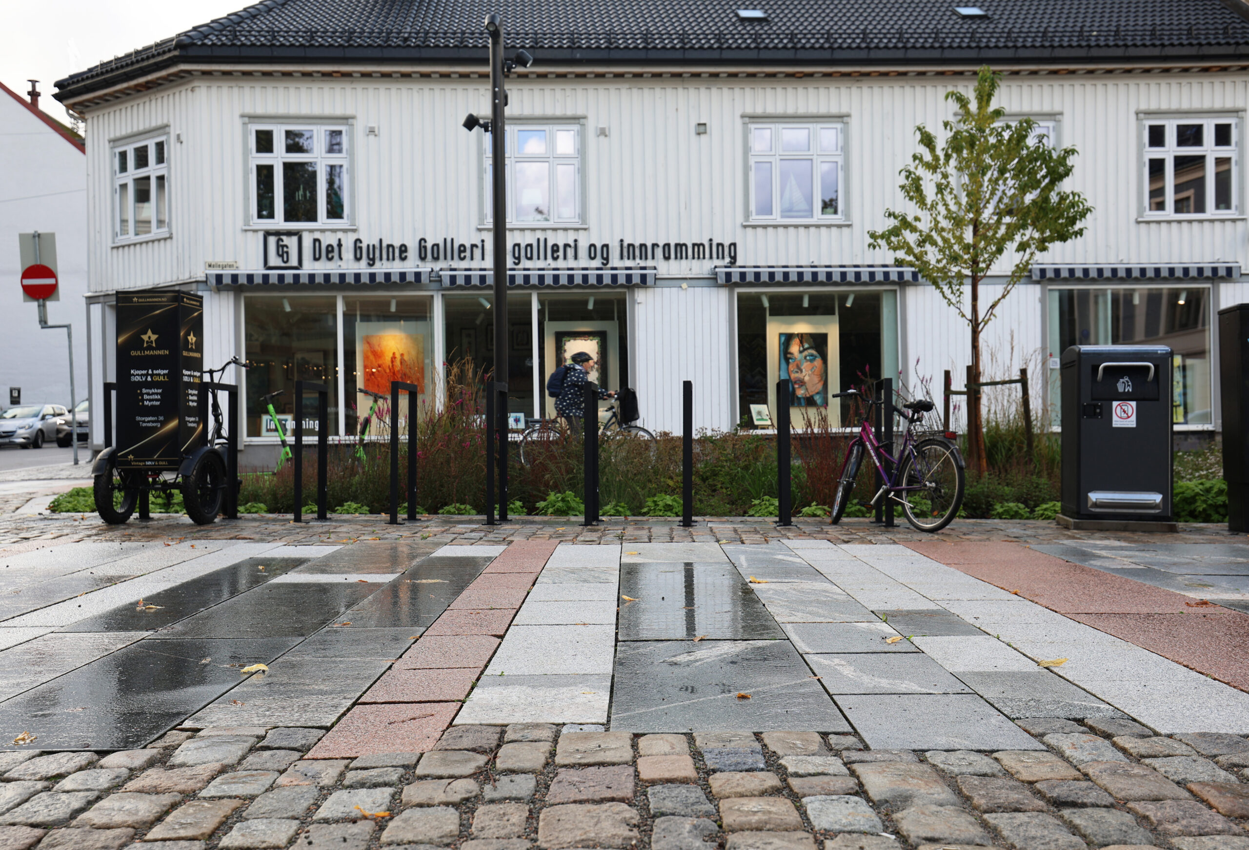 Ferdselssone på Farmannstorvet tilrettelagt for myke trafikanter med universell utforming.