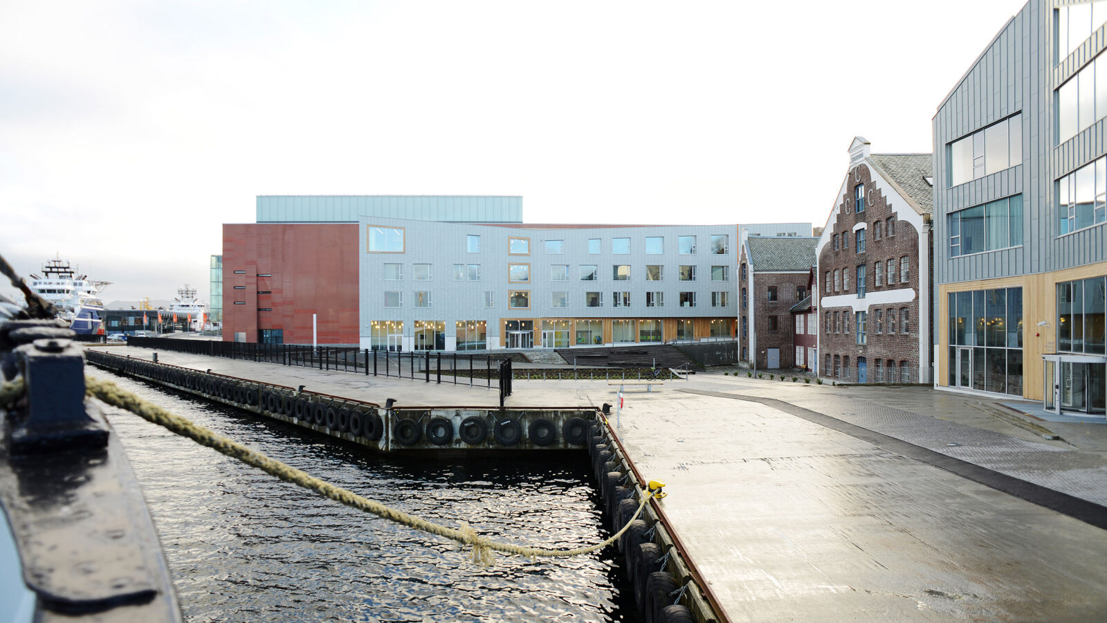 Eksteriør Stavanger kulturskole sett fra havna